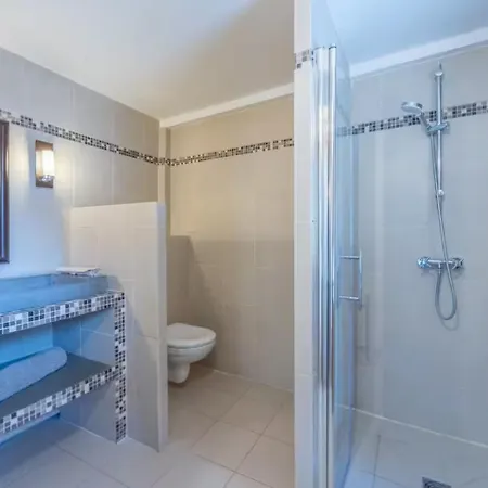 Belle Maison De Pecheurs Normande Refaite Par Un Architecte * Trouville-sur-Mer